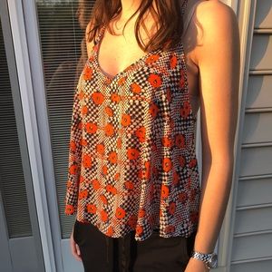 WOMEN’S COLOR FLORAL STRAPPY SWING TOP